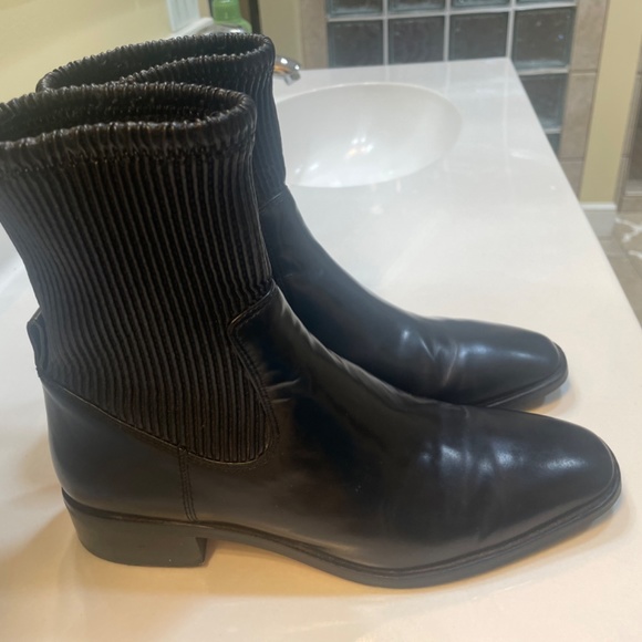 Black leather boots - Picture 3 of 4
